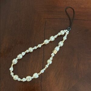 Casestify- New Iphone Case Elegant Pearl Beaded Wrist Strap